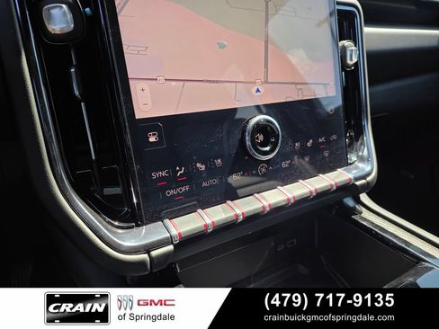 Used 2025 GMC Yukon AT4 AWD/4WD image 19