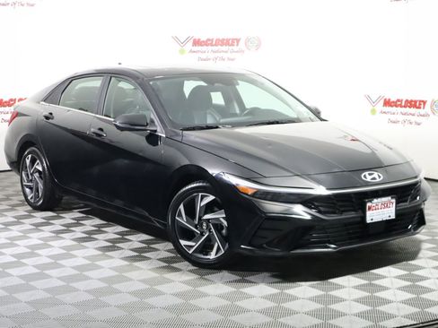 Used 2024 Hyundai Elantra Limited image 2