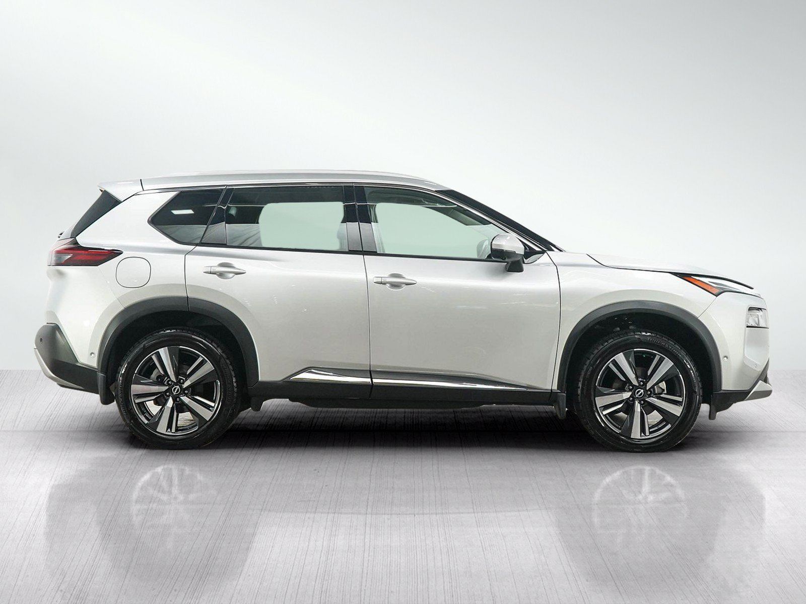 Used 2022 Nissan Rogue Platinum w/ Head-Up Display Package AWD/4WD image 6