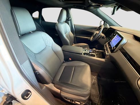 Used 2023 Lexus RX 350 AWD w/ Cold Area Package image 33