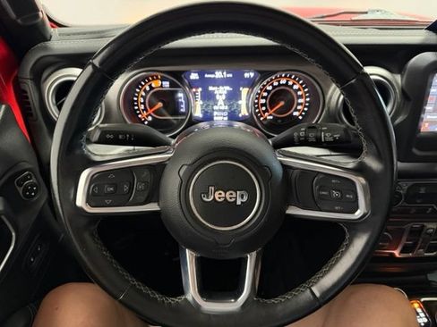 Used 2020 Jeep Wrangler Unlimited Sahara AWD/4WD image 34
