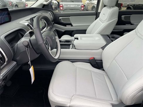 New 2025 Ford Expedition Max Platinum image 8