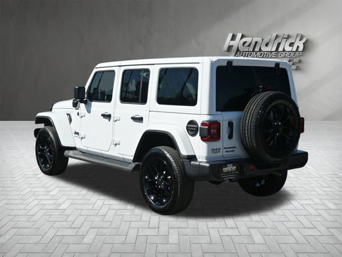 Used 2025 Jeep Wrangler Unlimited Sahara AWD/4WD image 8