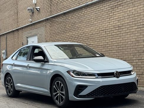 New 2026 Volkswagen Jetta Sport FWD image 2