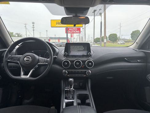 Used 2025 Nissan Sentra SV FWD image 31