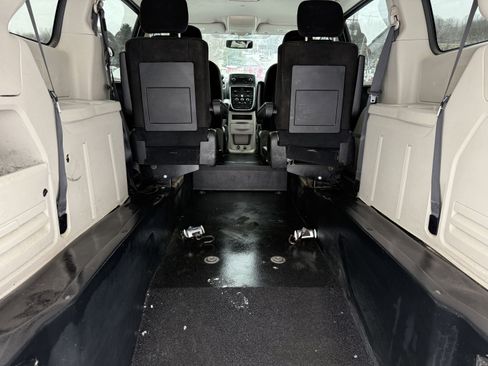 Used 2015 Dodge Grand Caravan SE w/ Quick Order Package 29E SE image 29