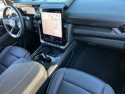 Used 2025 GMC Yukon Elevation image 29