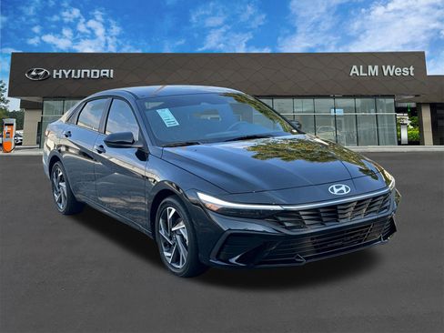 New 2025 Hyundai Elantra Sport FWD image 4