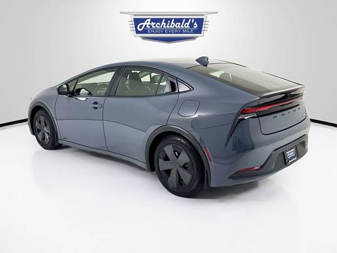 Used 2024 Toyota Prius LE image 4