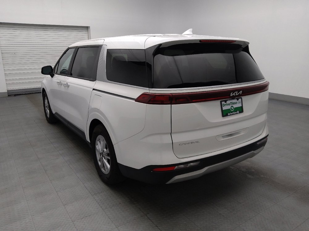 Used 2023 Kia Carnival LX FWD image 5