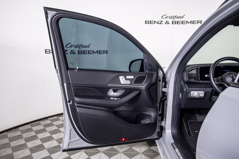 Used 2025 Mercedes-Benz GLE 450e 4MATIC w/ AMG Line Exterior image 17