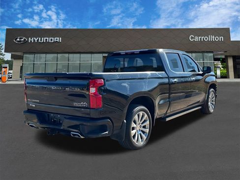 Used 2022 Chevrolet Silverado 1500 High Country w/ Technology Package image 5
