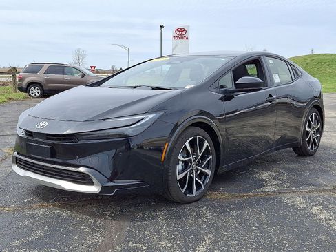 New 2025 Toyota Prius Plug-In Hybrid FWD image 10