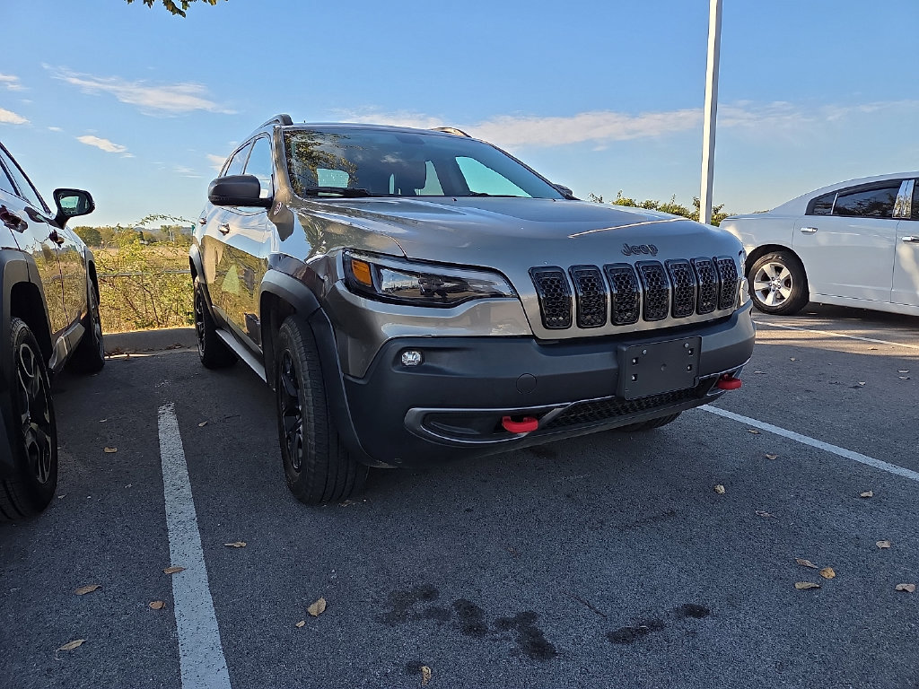 Used 2019 Jeep Cherokee Trailhawk w/ Cold Weather Group AWD/4WD image 4
