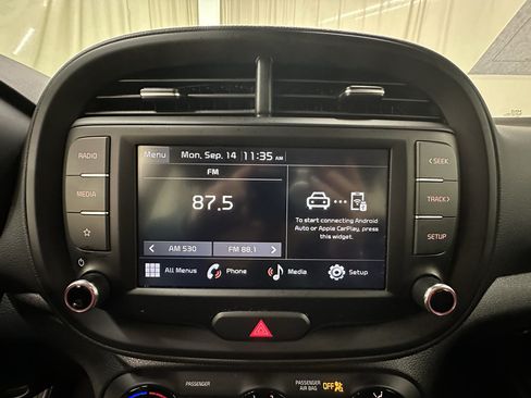 Used 2022 Kia Soul LX FWD image 26