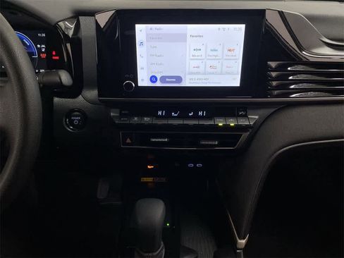 Used 2025 Toyota Camry LE image 26