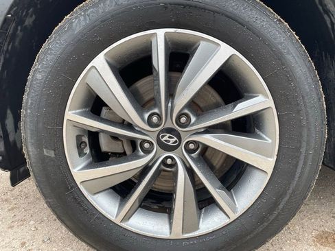 Used 2019 Hyundai Santa Fe Limited image 28