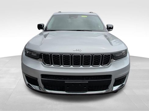 Used 2023 Jeep Grand Cherokee L Limited AWD/4WD image 8