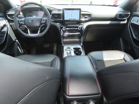 Used 2022 Ford Explorer ST-Line RWD image 25