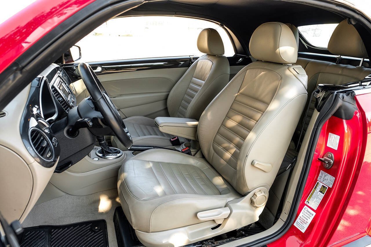 Used 2013 Volkswagen Beetle 2.0T FWD image 23