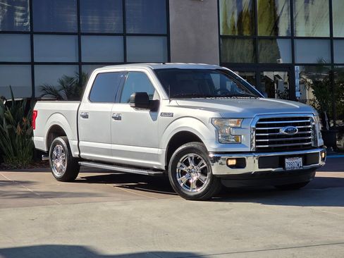 Used 2015 Ford F150 XLT w/ Equipment Group 302A Luxury image 3