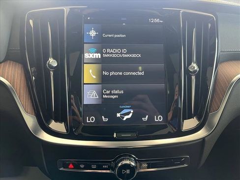 Used 2019 Volvo S60 T8 Inscription image 11