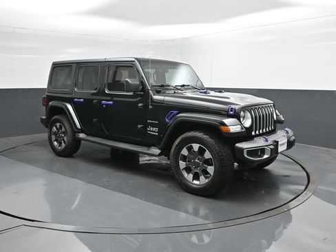 Used 2022 Jeep Wrangler Unlimited Sahara w/ Cold Weather Group AWD/4WD image 26