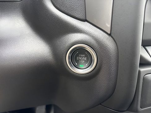 Used 2025 Chevrolet Silverado 1500 W/T image 16