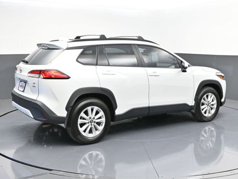 Used 2022 Toyota Corolla Cross LE image 7