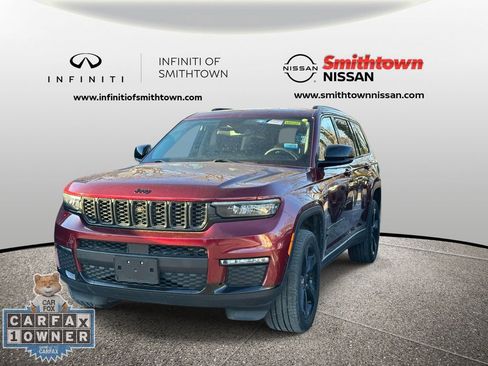 Used 2023 Jeep Grand Cherokee L Limited w/ Black Appearance Package AWD/4WD image 3