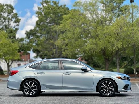 Used 2022 Honda Civic EX image 4