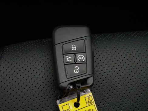 Certified 2024 Volkswagen Taos SEL image 33