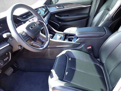 Used 2023 Jeep Grand Cherokee 4WD 4xe w/ Luxury Tech Group II image 8