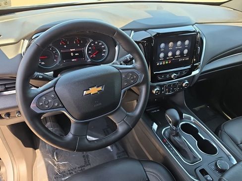 Used 2023 Chevrolet Traverse LT AWD/4WD image 10