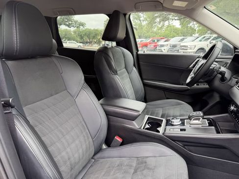 Used 2024 Mitsubishi Outlander SE FWD image 15