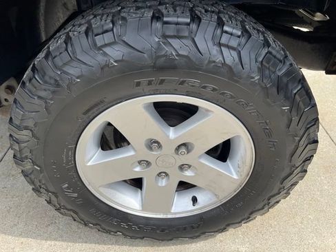 Certified 2018 Jeep Wrangler Unlimited Sport S AWD/4WD image 10