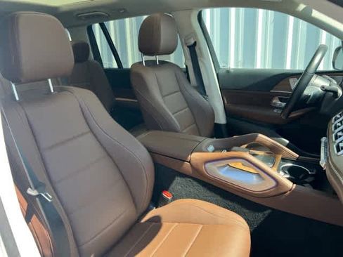 Certified 2024 Mercedes-Benz GLS 450 4MATIC image 21