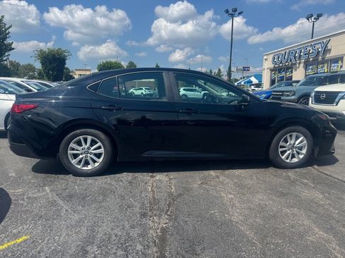 Used 2025 Toyota Camry LE FWD image 3