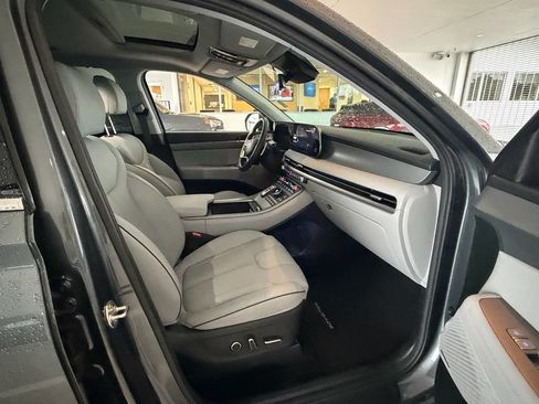 Used 2024 Hyundai Palisade SEL FWD image 19