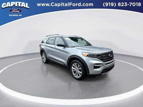 Certified 2023 Ford Explorer XLT w/ Equipment Group 202A AWD/4WD image 2