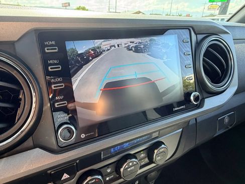 Used 2022 Toyota Tacoma TRD Off-Road w/ Technology Package AWD/4WD image 20