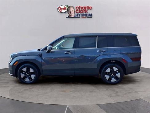 New 2026 Hyundai Santa Fe SE image 2