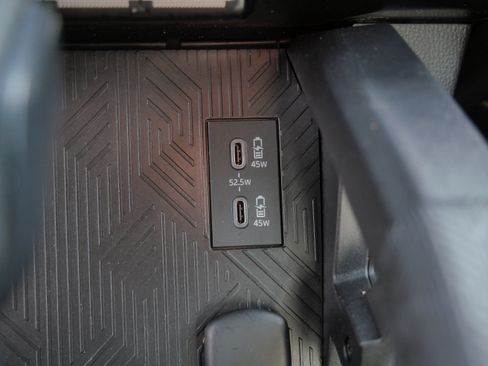 Certified 2024 Toyota Tacoma SR5 AWD/4WD image 32