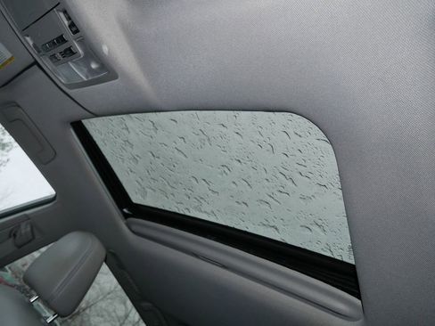 Used 2016 Toyota Highlander Limited image 27