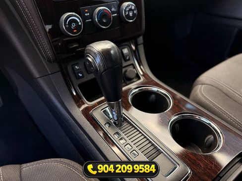 Used 2017 Chevrolet Traverse LT w/ Style and Technology Package FWD image 16