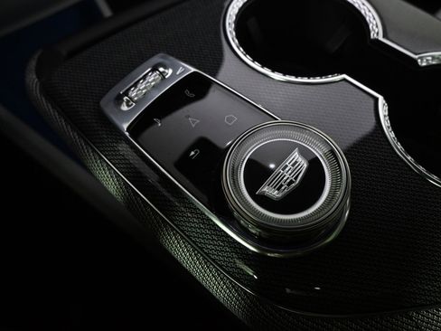 New 2026 Cadillac Optiq Luxury 2 image 34