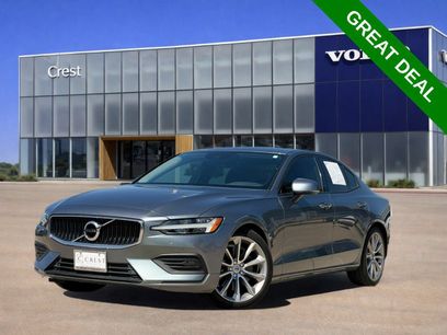 Used 2019 Volvo S60 T6 Momentum w/ Premium Package