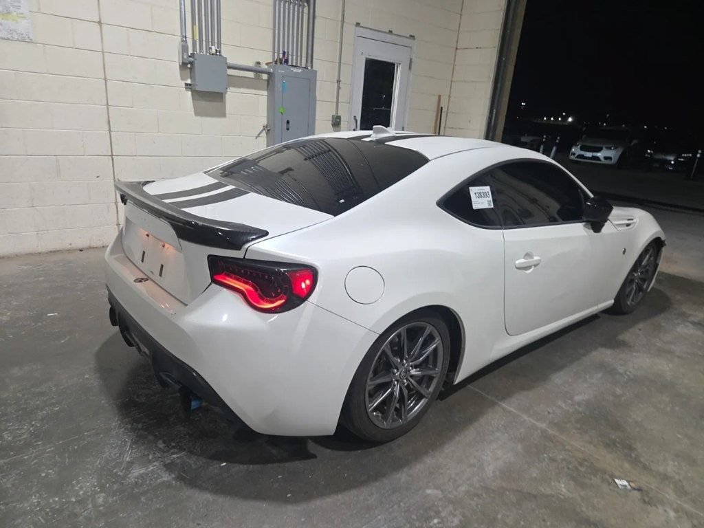 Used 2017 Toyota 86 860 Special Edition RWD image 4