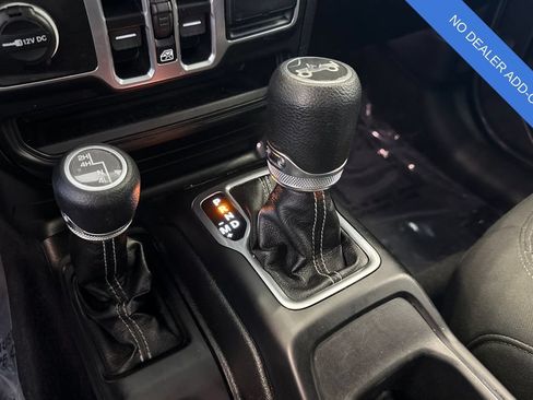 Used 2018 Jeep Wrangler Unlimited Sahara AWD/4WD image 23