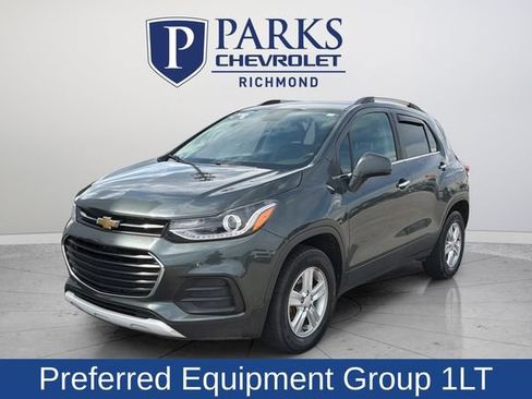Used 2018 Chevrolet Trax LT w/ LT Convenience Package AWD/4WD image 3